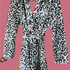Chico’s Faux Fur Gray Leopard Print Coat 0